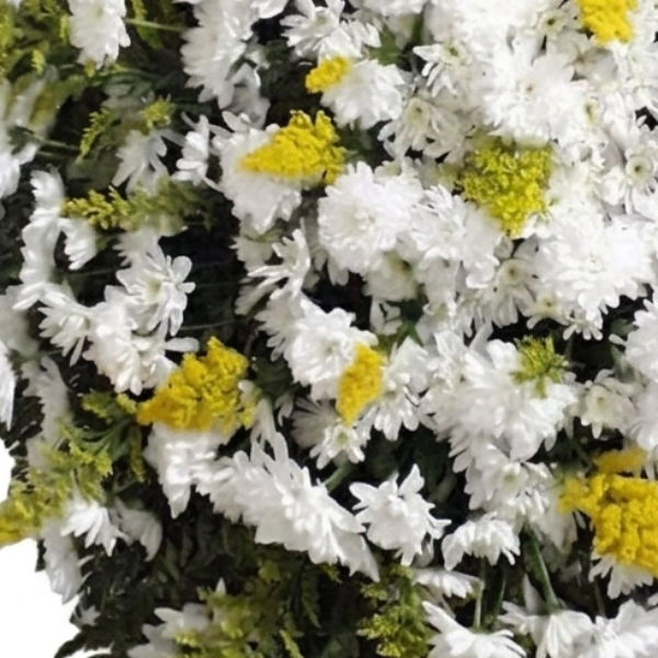 Coroa de Flores Tradicional Branca | Florian�polis - Bigua�u - S�o Jos� - Palho�a