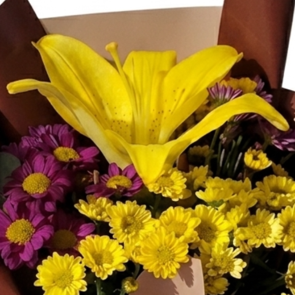 Buqu� Coreano com L�rio Amarelo